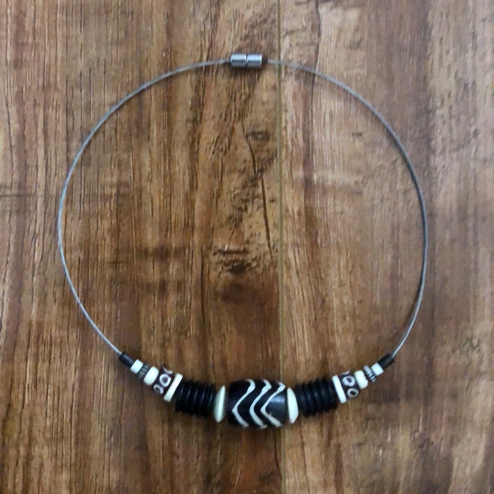 Bead necklace